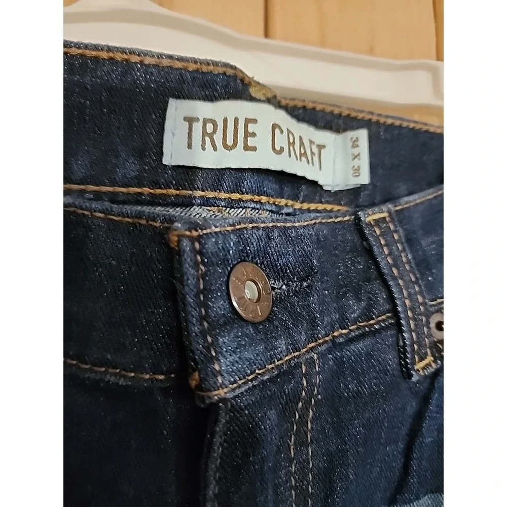 True Craft Men's Straight Leg Jeans 34x3o Blue Wash Distressed Knees EUC